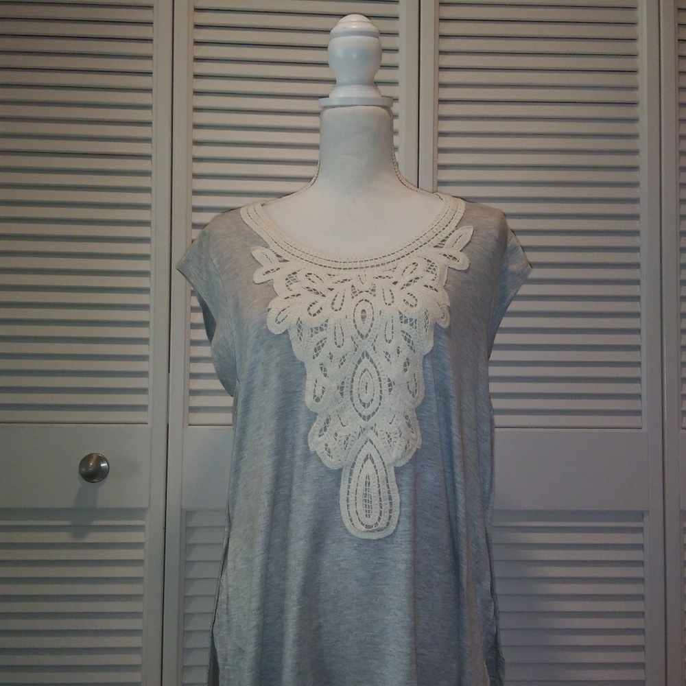 Sleeveless shirt (NEW/BRAND NAME)